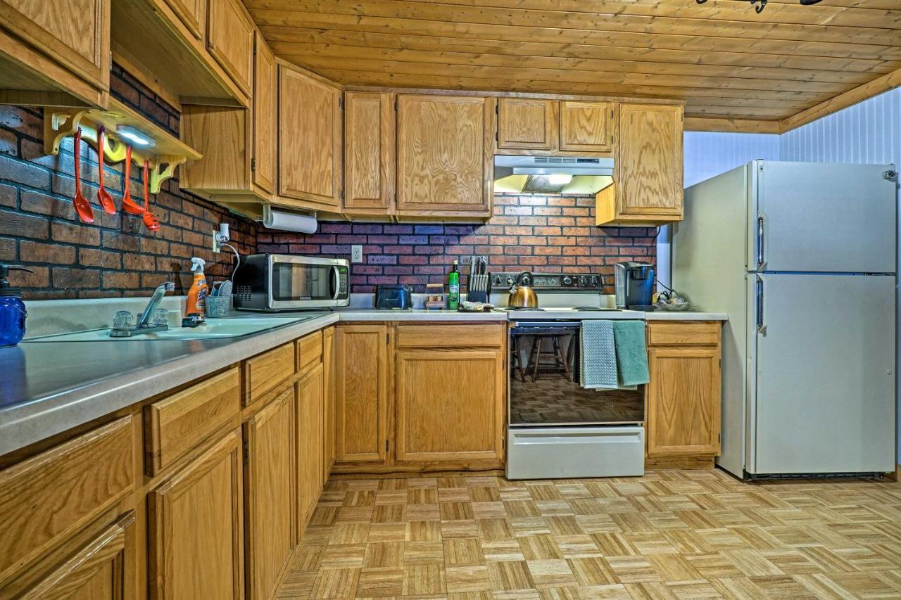 Charming Pioche Apartment On Main St Near Hiking! Exterior photo